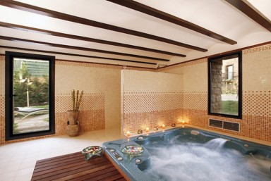 2. Enolgica Jacuzzi